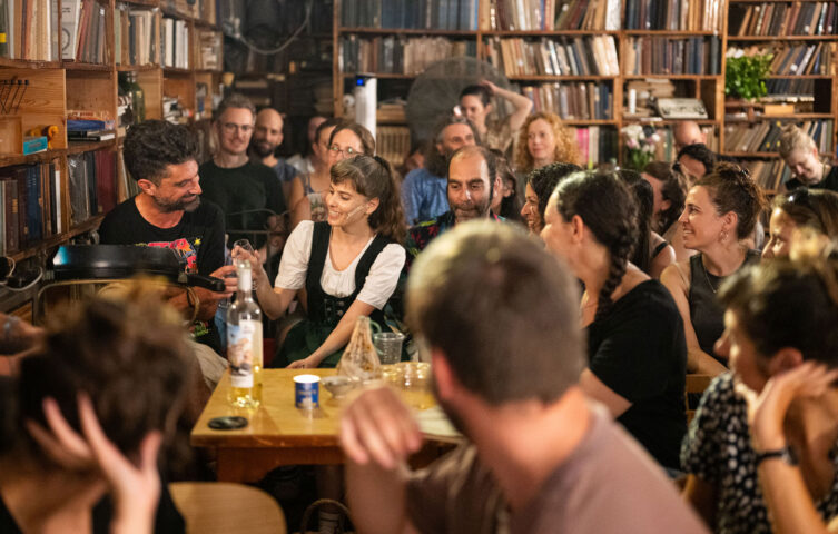 137_EinMakom_YMZ_9488